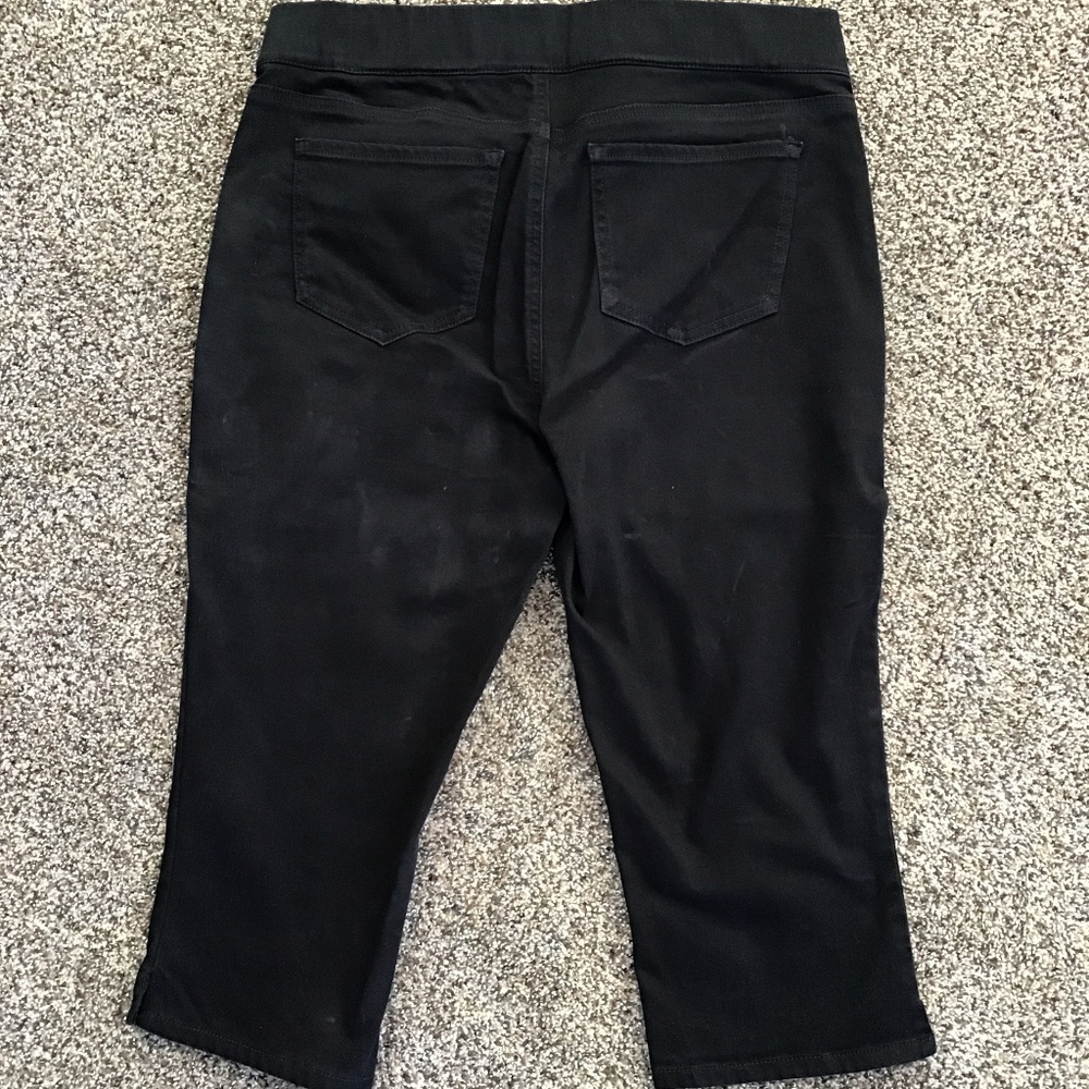 NYDJ (Stitch Fix) Fits Everything Black Denim Capri Pants